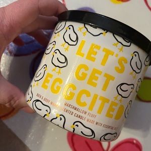 BATH AND BODY WORKS MARSHMALLOW FLUFF CANDLE